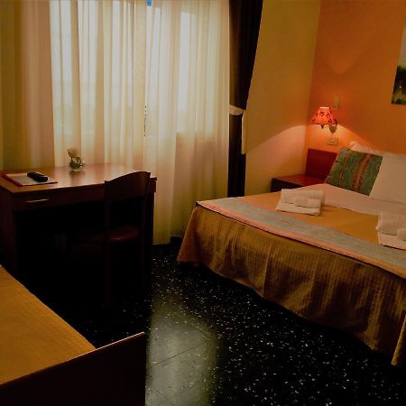 Hotel Scandinavia Marina di Massa Dış mekan fotoğraf