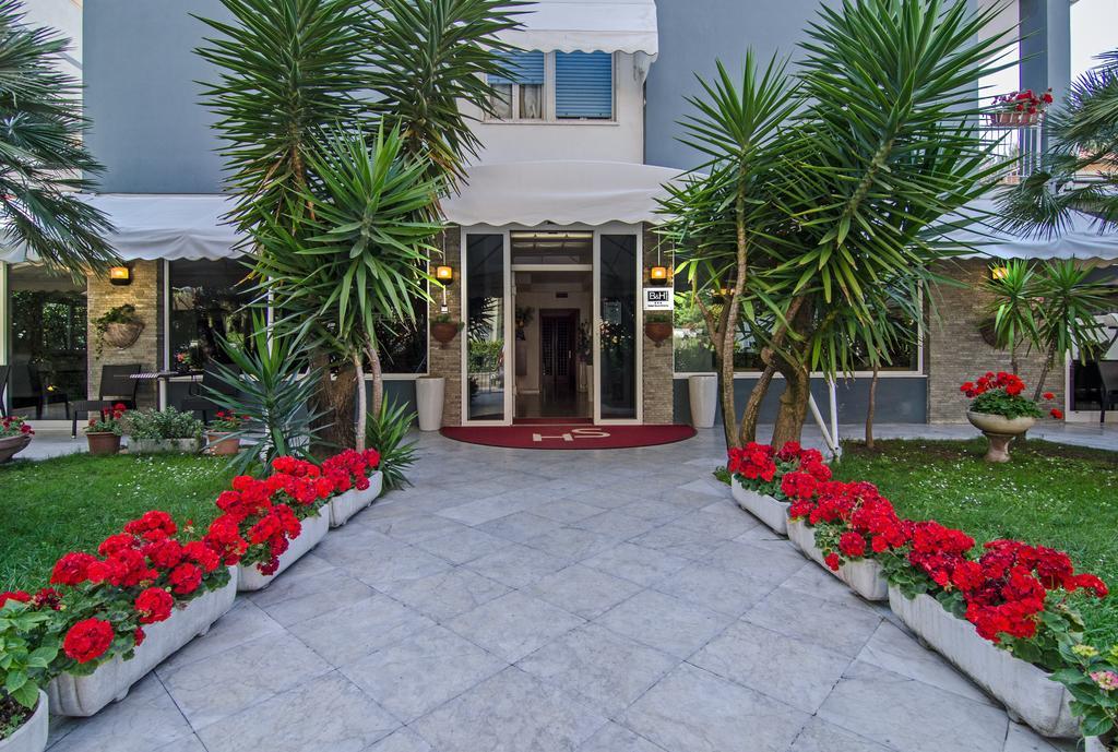 Hotel Scandinavia Marina di Massa Dış mekan fotoğraf