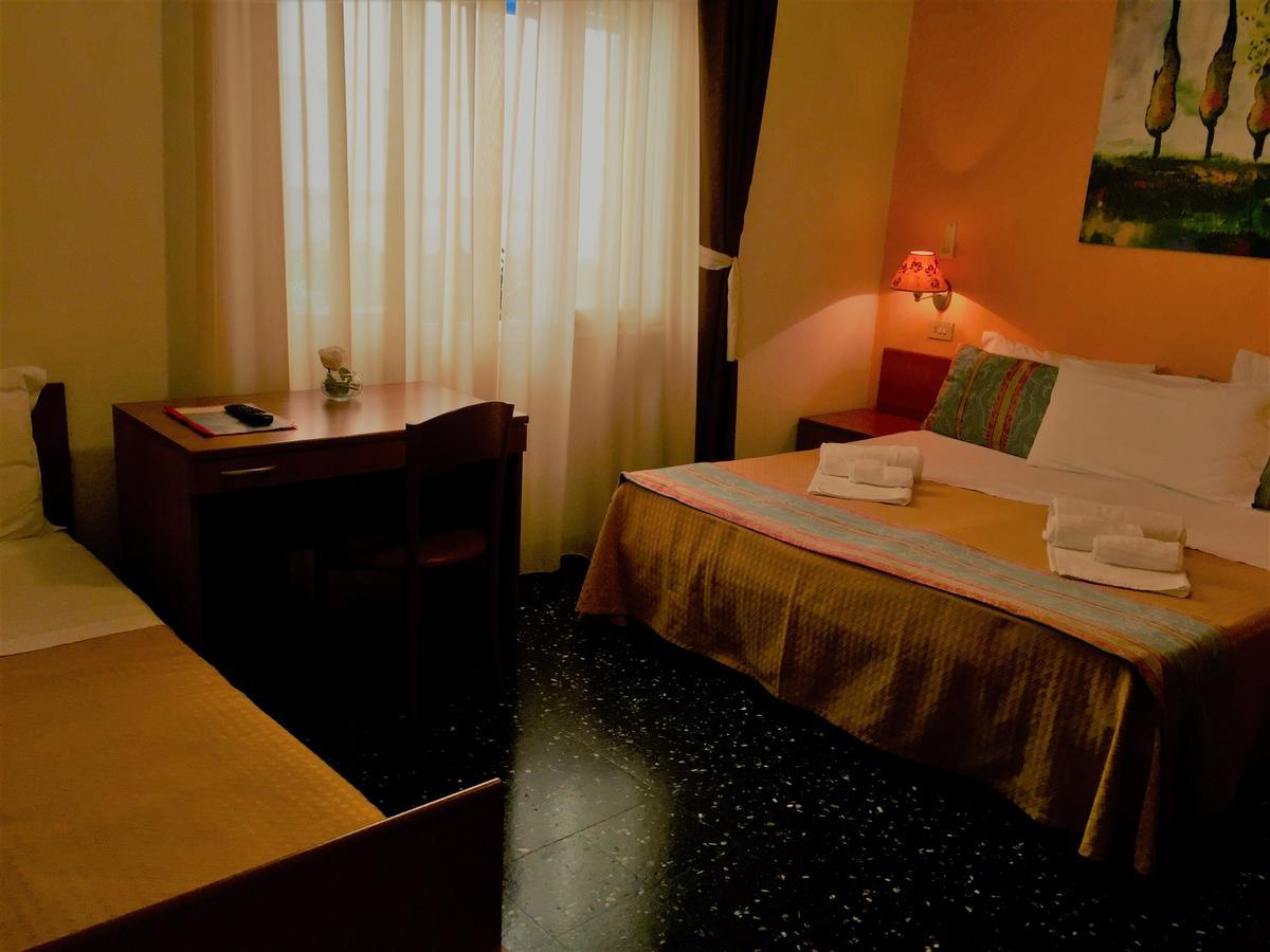 Hotel Scandinavia Marina di Massa Dış mekan fotoğraf